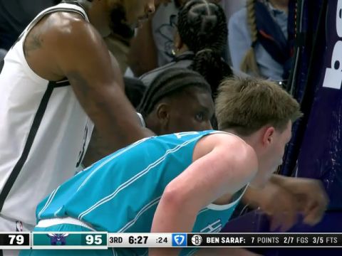 NBA常规赛:篮网vs黄蜂第3节英文原声回放
