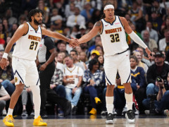 半场三分球7投7中!戈登成为NBA史上首位在揭幕战上半场命中7记三分的球员