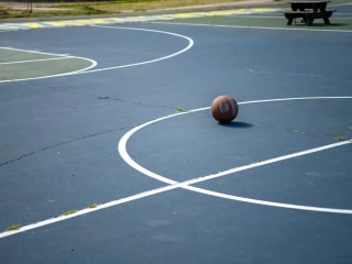 圣安东尼奥在加时赛战胜新奥尔良后主场迎战布鲁克林