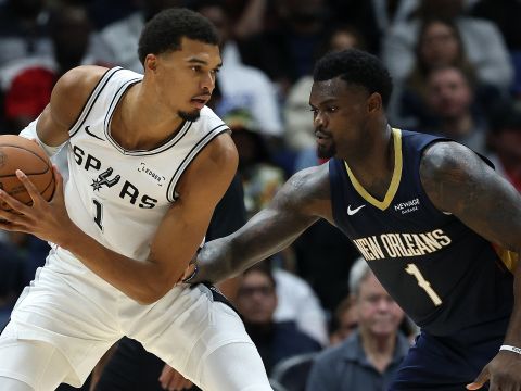 马刺120-116鹈鹕 文班亚马29+11+9加时战胜锡安27+10+7