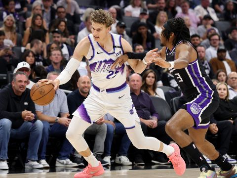 马尔卡宁vs国王集锦 拿到全场最高33分难阻球队失利遗憾空砍