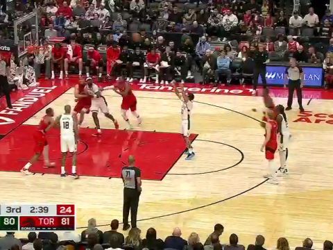 NBA常规赛：雄鹿vs猛龙第3节英文原声回放