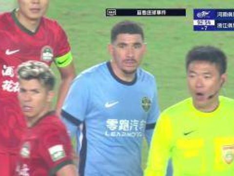 [进球视频] 浙江补时绝平 卡列洛硬抗两名防守队员抽射破门
