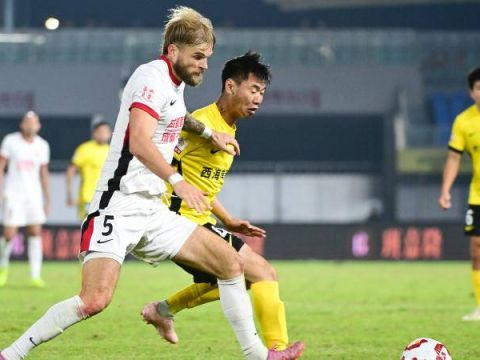 [CCTV全场集锦]中超-错失登顶！蓉城两度失误送礼2-2西海岸落后海港1分 费利佩双响