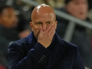 亨德森向前利物浦球迷传递信息,此前球迷高唱讽刺斯洛特的歌曲