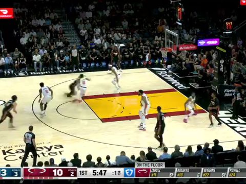 NBA常规赛:尼克斯vs热火第1节英文原声回放