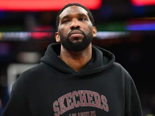 乔尔·恩比德已经厌倦了上场时间限制:“还不如待在家里陪家人”