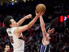 nba直播在线观看高清直播：常规赛开拓者vs湖人（10.28）艾顿直面杨瀚森与克林根双塔挑战