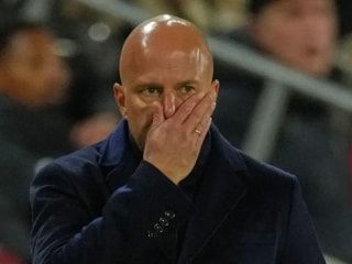 内维尔声称斯洛特必须放弃利物浦的签约,以阻止“病毒”