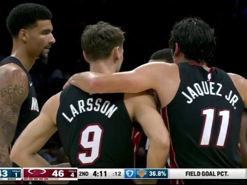 NBA常规赛:尼克斯vs热火英文原声全场回放