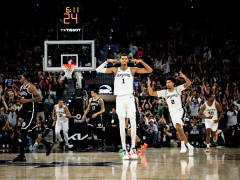 NBA历史第一人!文班亚马新赛季前三场比赛得到100分+15帽