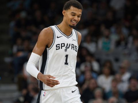 篮网vs马刺精华回放 文班制霸禁区率马刺主场击退篮网