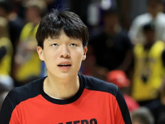开拓者主帅:杨瀚森是个新秀还在适应比赛节奏,现阶段不宜让他长时间作战