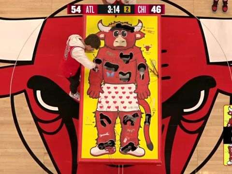 NBA常规赛:老鹰vs公牛第2节英文原声回放