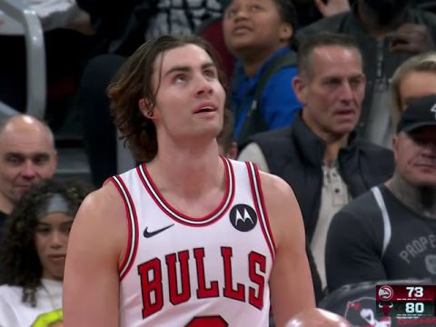 NBA常规赛:老鹰vs公牛第3节中文解说回放