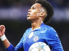 年轻有为!埃斯特旺和恩瓦内利联赛杯破门,位居联赛杯历史年轻球员进球排行榜第6、7名