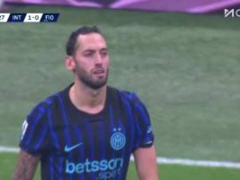 [进球视频] 国米打破僵局！恰尔汗奥卢外围远射破门！德赫亚无能为力！