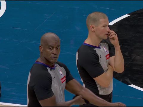 NBA常规赛：湖人vs森林狼英文原声全场回放