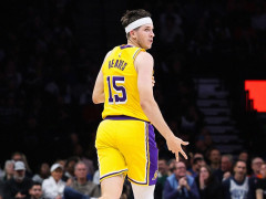 里夫斯28+16还献绝杀!拉拉维亚11中10轰27+8奇兵 湖人涉险过关