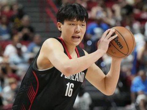 [杨瀚森得分]杨瀚森上场就建功 顶着凯斯勒上篮打进