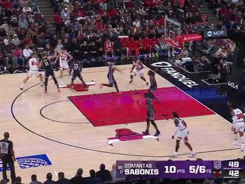 [微博全场集锦]🏀公牛力克国王迎4连胜 布泽利斯27分 吉迪20+8+12 拉文30分