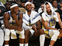 nba直播在线观看高清直播:常规赛勇士vs雄鹿(10.31)库里字母哥上演MVP对决