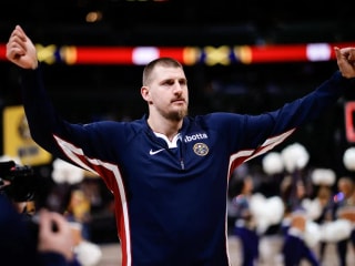 掘金队的尼古拉·约基奇追平奥斯卡·罗伯特森、拉塞尔·威斯布鲁克，创造惊人的NBA历史