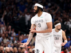 独行侠主帅:戴维斯的左小腿有些酸痛,他尝试重返赛场但我们不想冒任何风险