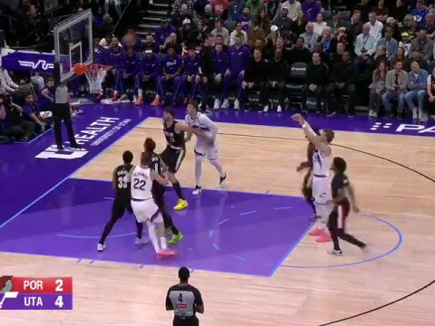 开拓者vs爵士英文原声全场回放