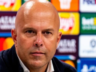 斯洛特澄清球队抱怨，利物浦主帅“非常愿意”“违背信念”以扭转危机