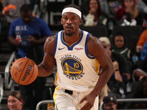 巴特勒vs雄鹿集锦 23分11板强硬追分未能助队赢球