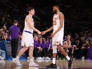 米卡尔·布里奇斯带领年轻的尼克斯队：“他的妈妈把他教育得很好”