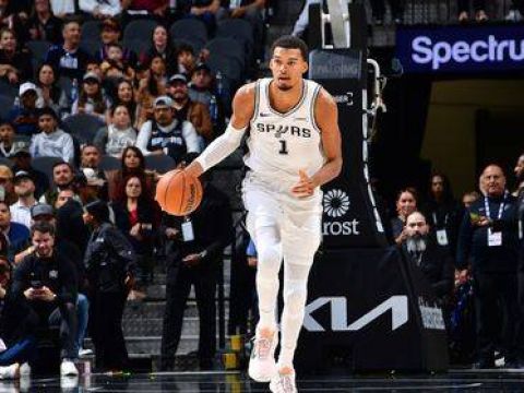 [文班亚马集锦]统治攻防！文班亚马vs热火狂揽27+18+6+5帽集锦