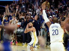 美记:勇士将迎来18天打10场比赛的魔鬼赛程,期间还包含一波6连客