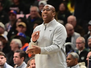 尼克斯队主教练迈克·布朗渴望看到球队应对早期的逆境