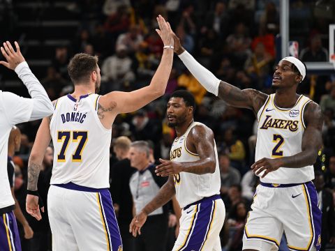 湖人117-112灰熊 东契奇复出狂砍44+12率队夺杯赛开门红