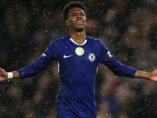 “让埃斯特旺上场就是作弊”——切尔西巴西天才的成长之路