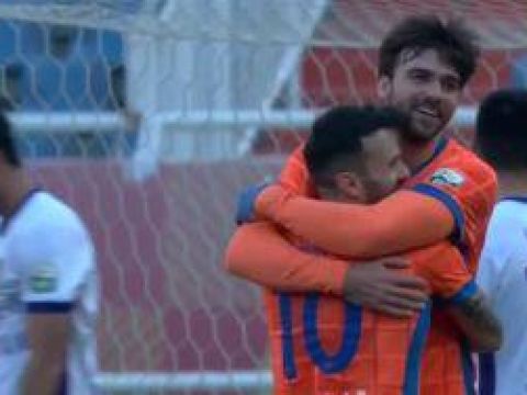 [进球视频]向看台比心示爱！瓦科策动谢文能传中，泽卡头球破门