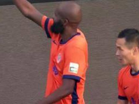 [进球视频]三镇门将脱手失误?！兰克尔-泽补射破门，海牛1-0领先三镇