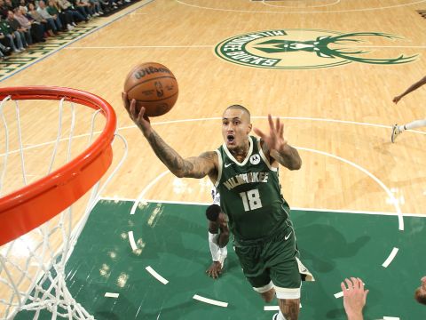 库兹马vs国王集锦 高效轰下22分末节独挑大梁难以翻盘