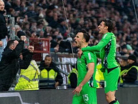 圣保利vs门兴回放录像【2025年11月01日】