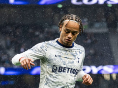 西蒙斯近期状态低迷，网上遭受球迷大量谩骂攻击