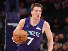 手指受伤仍轰24+4三分创四纪录！克努佩尔扫除质疑 黄蜂4号签没水