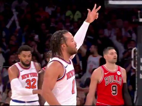 NBA常规赛：公牛vs尼克斯第3节英文原声回放