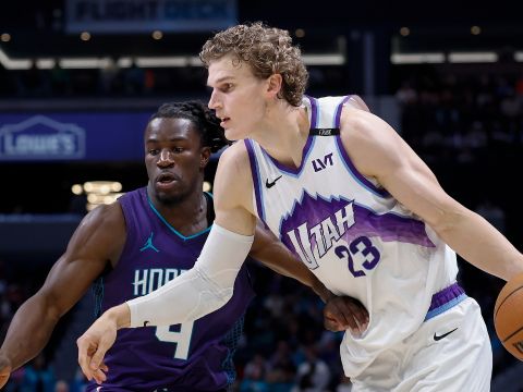 马尔卡宁vs黄蜂集锦 空砍29+7难挽颓势