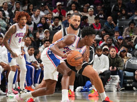 76人129-105篮网 乌布雷29分率队五人得分上双送对手六连败