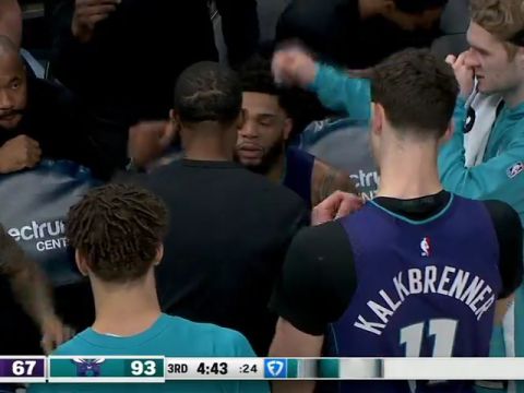 爵士vs黄蜂第3节英文原声回放