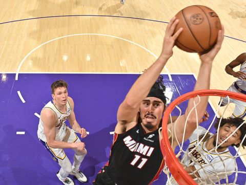 哈克斯vs湖人集锦 16投11中空砍31分8篮板4助攻独木难支