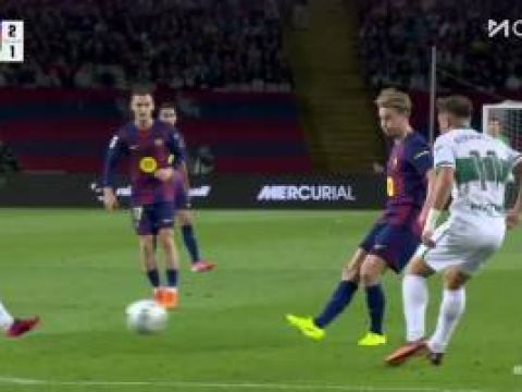 [射门被扑] 错失良机！德容精妙直塞费兰打门太正被佩尼亚扑出！