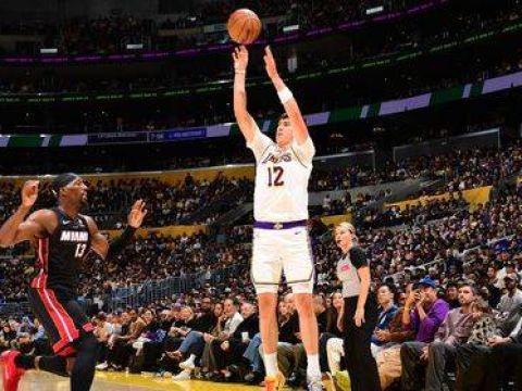 [拉拉维亚集锦]😤夯夯维亚！拉拉维亚效率爆表替补13中10爆砍25分8板3助4断！